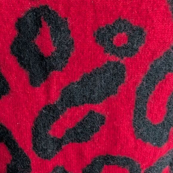 MARLED 💯 cashmere red leopard sweater size M - Picture 8 of 9